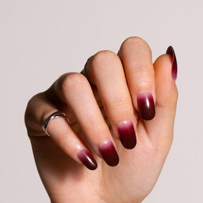 Wine Red Gradient Color Fake Nails Short Round Press on Nails
