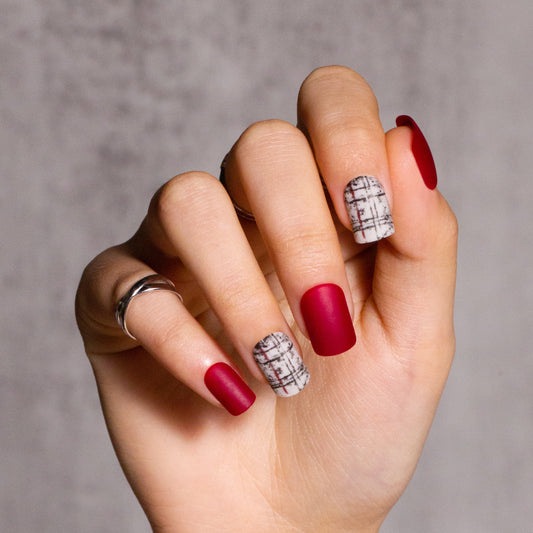 Press on Nails with Plaid Stripe Design